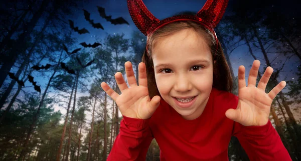 Girl costume with devils horns on halloween — Stock Photo, Image