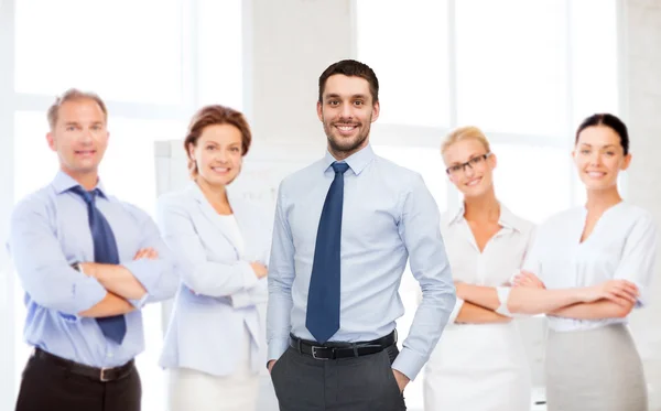 Gruppo di uomini d'affari sorridenti — Foto Stock