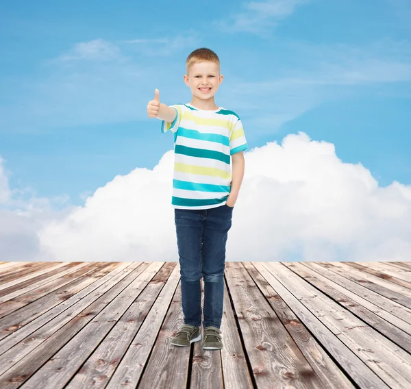 Ragazzino in abiti casual — Foto Stock