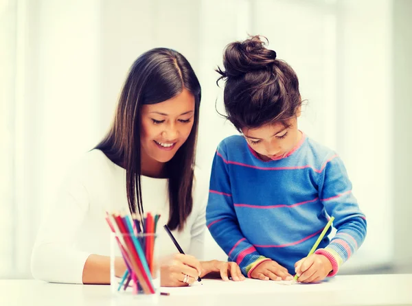 Mãe e filha desenho — Fotografia de Stock