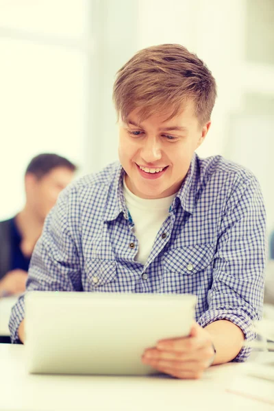 Sonriente estudiante adolescente con tablet PC —  Fotos de Stock