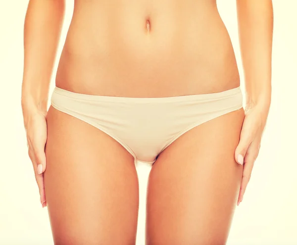 Vrouw in katoenen ondergoed weergegeven: inwikkeling concept — Stockfoto