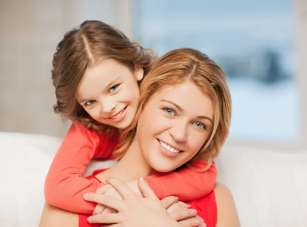 Madre e hija —  Fotos de Stock