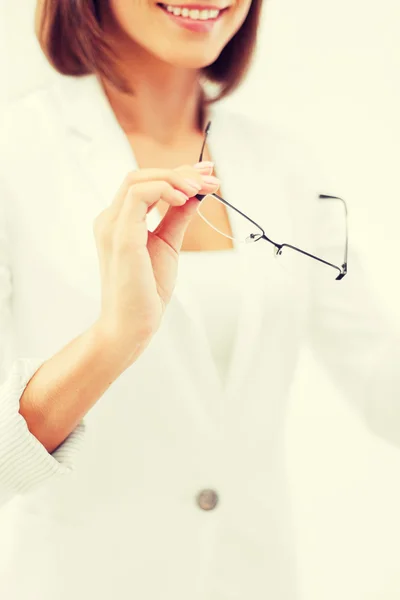 Mujer con gafas graduadas —  Fotos de Stock