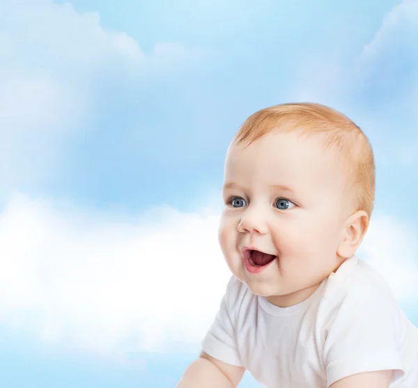 Piccolo bambino sorridente — Foto Stock