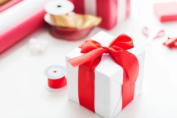 Close up van Kerstcadeaus — Stockfoto