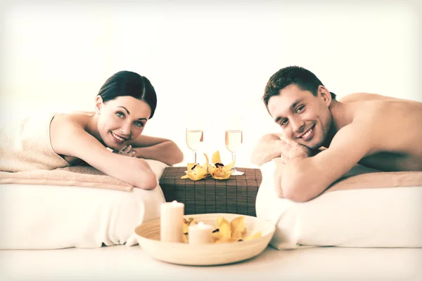 Couple in spa — Stock Photo, Image