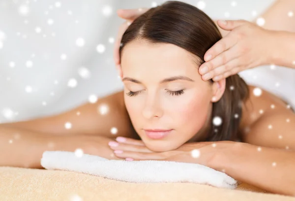 Beautiful woman getting face or head massage — Stock Photo, Image