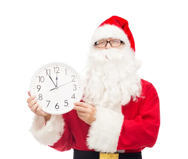 Hombre disfrazado de santa claus con reloj — Foto de Stock