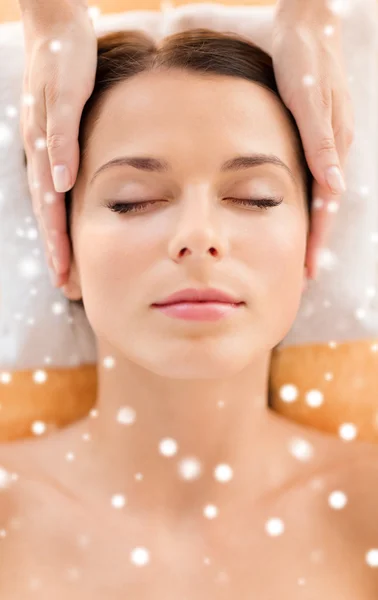 Beautiful woman getting face or head massage — Stock Photo, Image