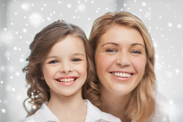 Happy mother and daughter — Stock Photo, Image
