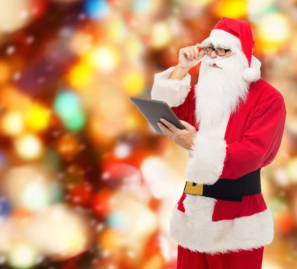 Adam Noel Baba kostüm tablet pc ile — Stok fotoğraf
