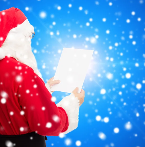 Adam Noel Baba kostüm ile mektup — Stok fotoğraf