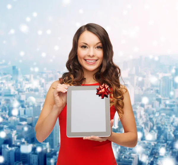 Smiling woman with tablet pc — Stock Photo, Image