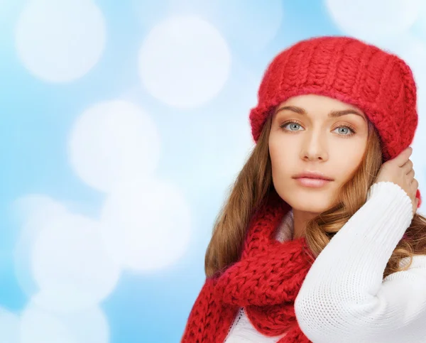 Close up of young woman in winter clothes — Stock Photo, Image