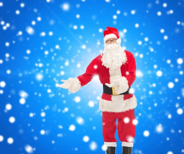 Homme en costume de Père Noël claus — Photo