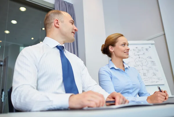 Smiling business people meeting in office — Stock Photo, Image