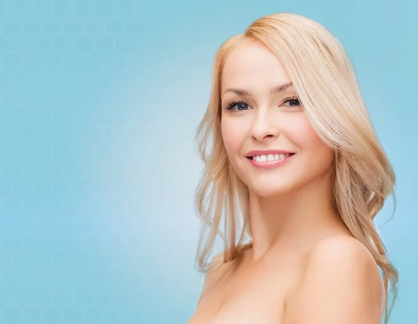 Beautiful young woman with bare shoulders — Stock Photo, Image