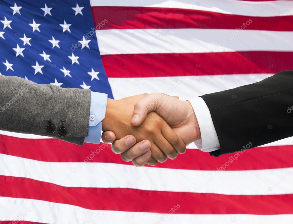 Переговоры сша и кндр. Отношения россии и сша. Стол президента сша в овальном кабинете. Американские переговоры. Переговоры китая и сша.