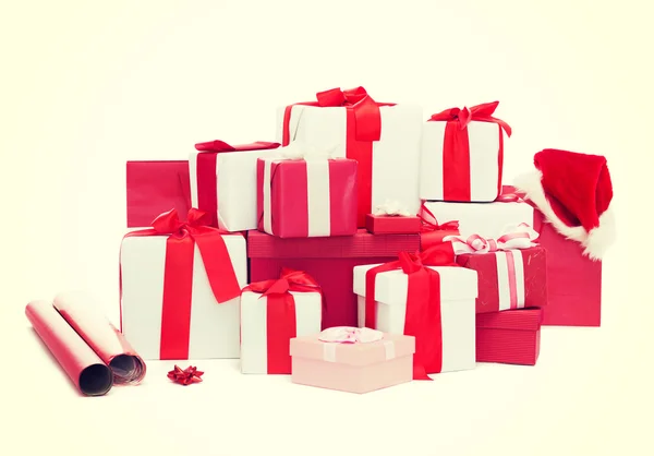 Noel hediyeleri ve dekorasyon — Stok fotoğraf