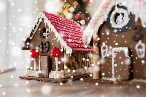 Closeup of beautiful gingerbread houses at home — Stock Photo, Image