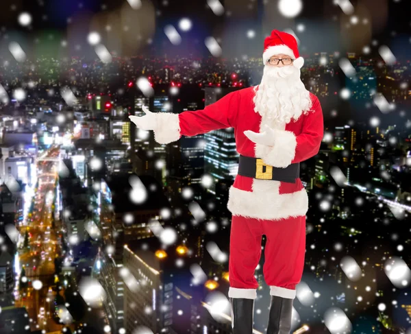 Mann im Kostüm des Weihnachtsmannes — Stockfoto