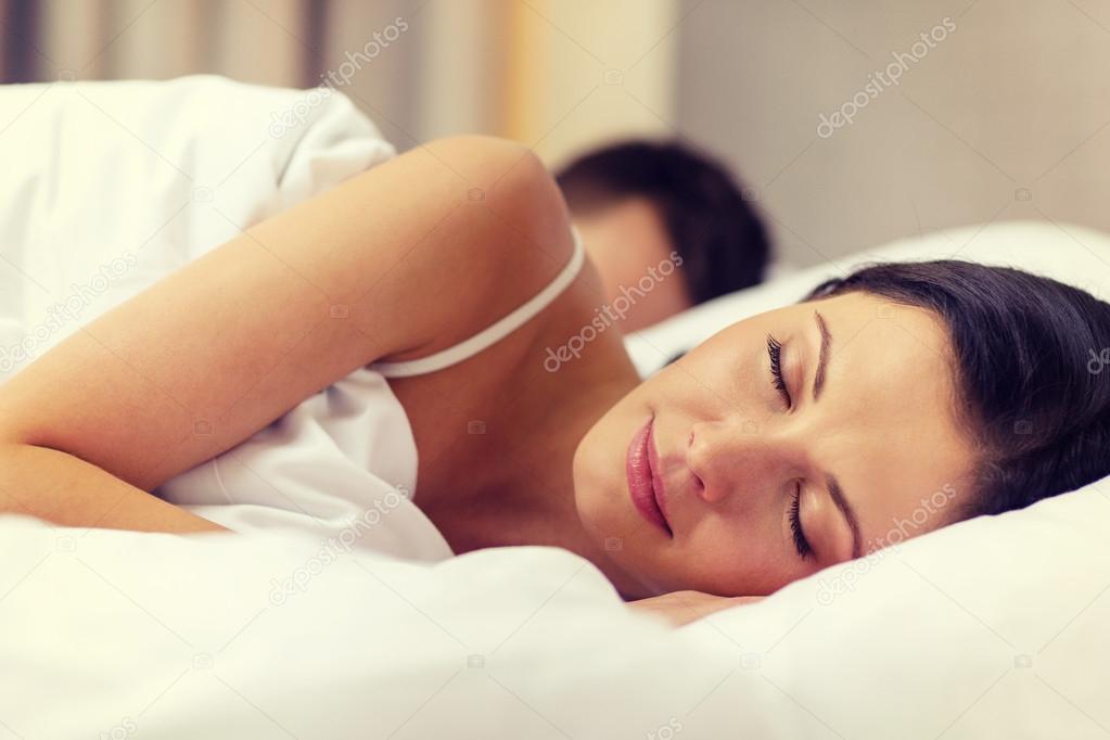 Pareja feliz durmiendo en la cama: fotografía de stock © Syda_Productions #60363675 | Depositphotos Pareja feliz durmiendo en la cama: fotografía de stock © Syda_Productions #60363675 | Depositphotos