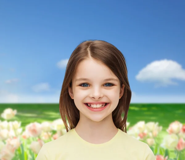 Sorridente bambina su sfondo bianco — Foto Stock