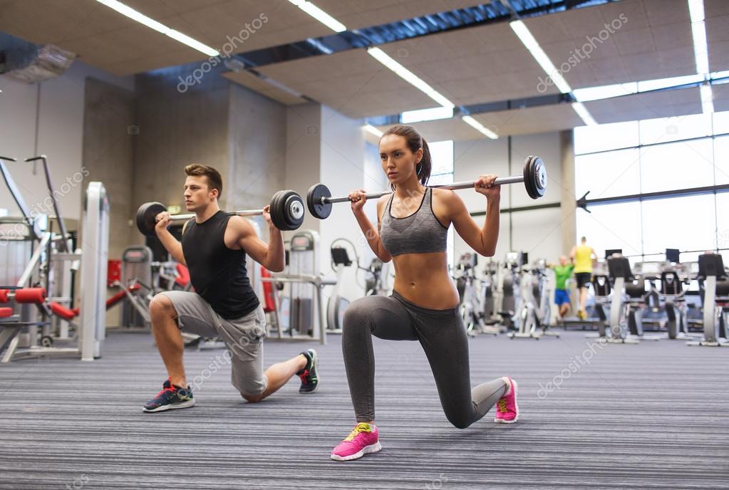 Pareja en gym fotos de stock, imágenes de Pareja en gym sin royalties | Depositphotos Pareja en gym fotos de stock, imágenes de Pareja en gym sin royalties | Depositphotos