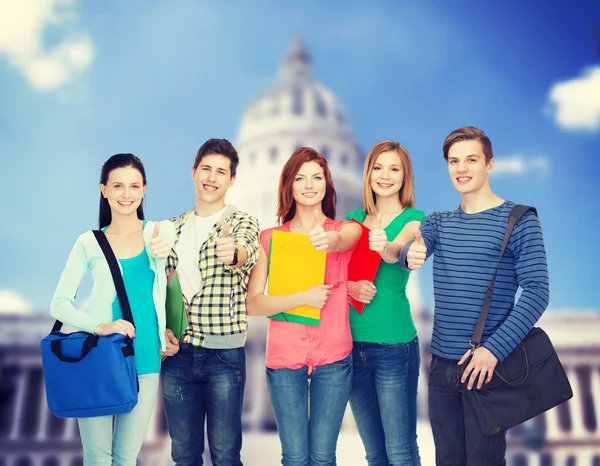 Group of smiling students standing — Stock Photo, Image