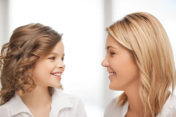 Mutter und Tochter — Stockfoto