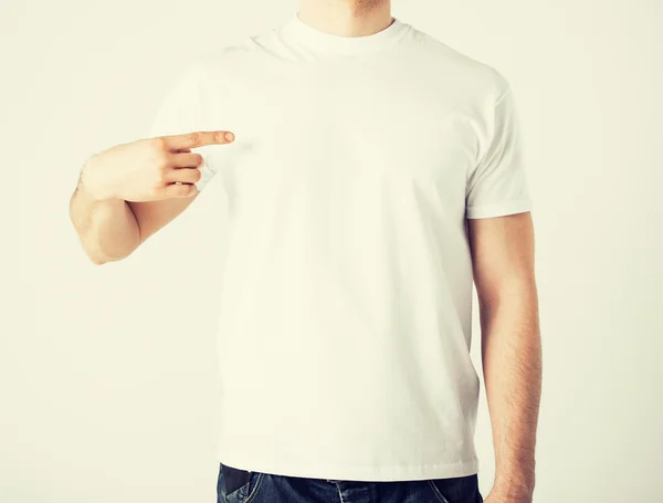 Homem de t-shirt em branco — Fotografia de Stock