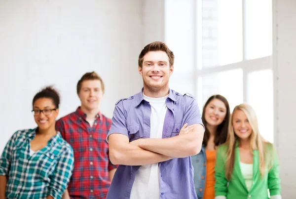 Student pojke på skola — Stockfoto