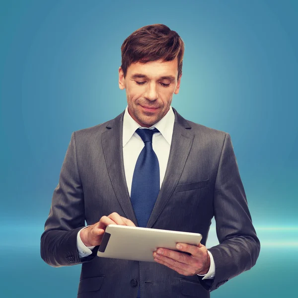 Buisnessman met tablet pc — Stockfoto