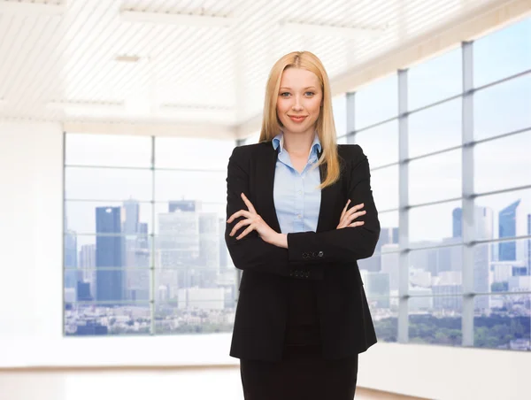 Joven mujer de negocios sonriente —  Fotos de Stock