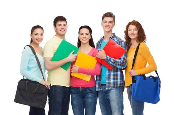 Grupo de adolescentes sonrientes —  Fotos de Stock