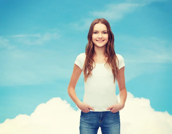 Smiling teenager in blank white t-shirt — Stock Photo, Image