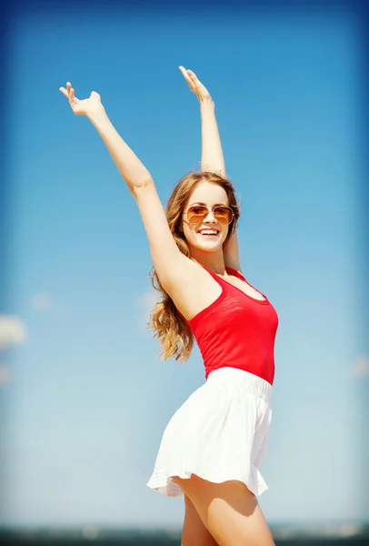 Girl standing on  beach — Stock Photo, Image