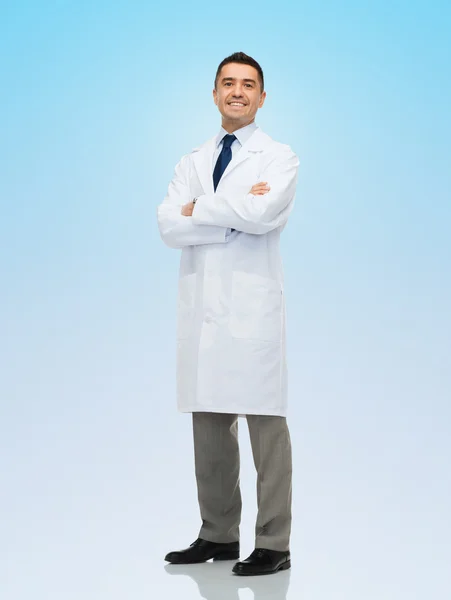 Lachende gelukkig mannelijke arts — Stockfoto