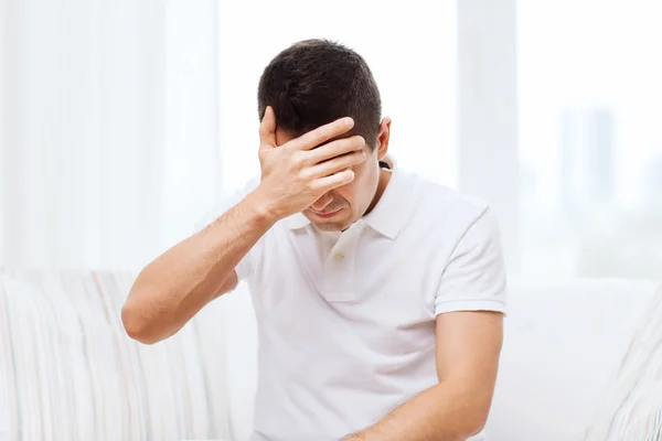 남자 머리 통증에서 고통 — 스톡 사진