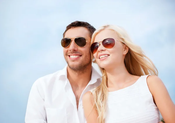 Couple en vacances à la mer — Photo