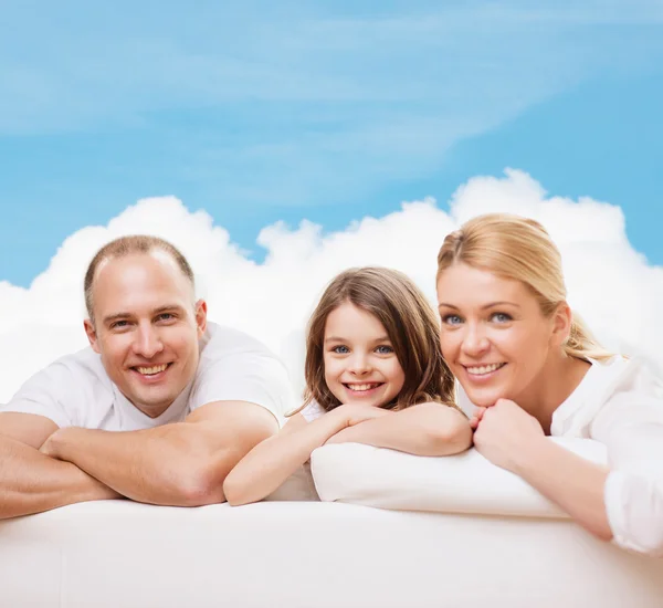 Glückliche Familie zu Hause — Stockfoto