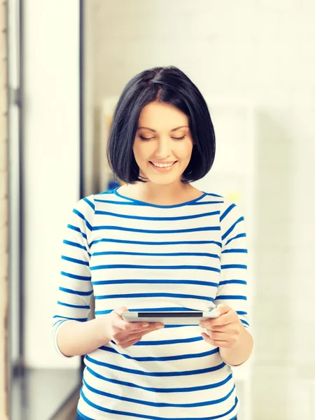 Happy teenage girl with tablet pc computer — Stock Photo, Image