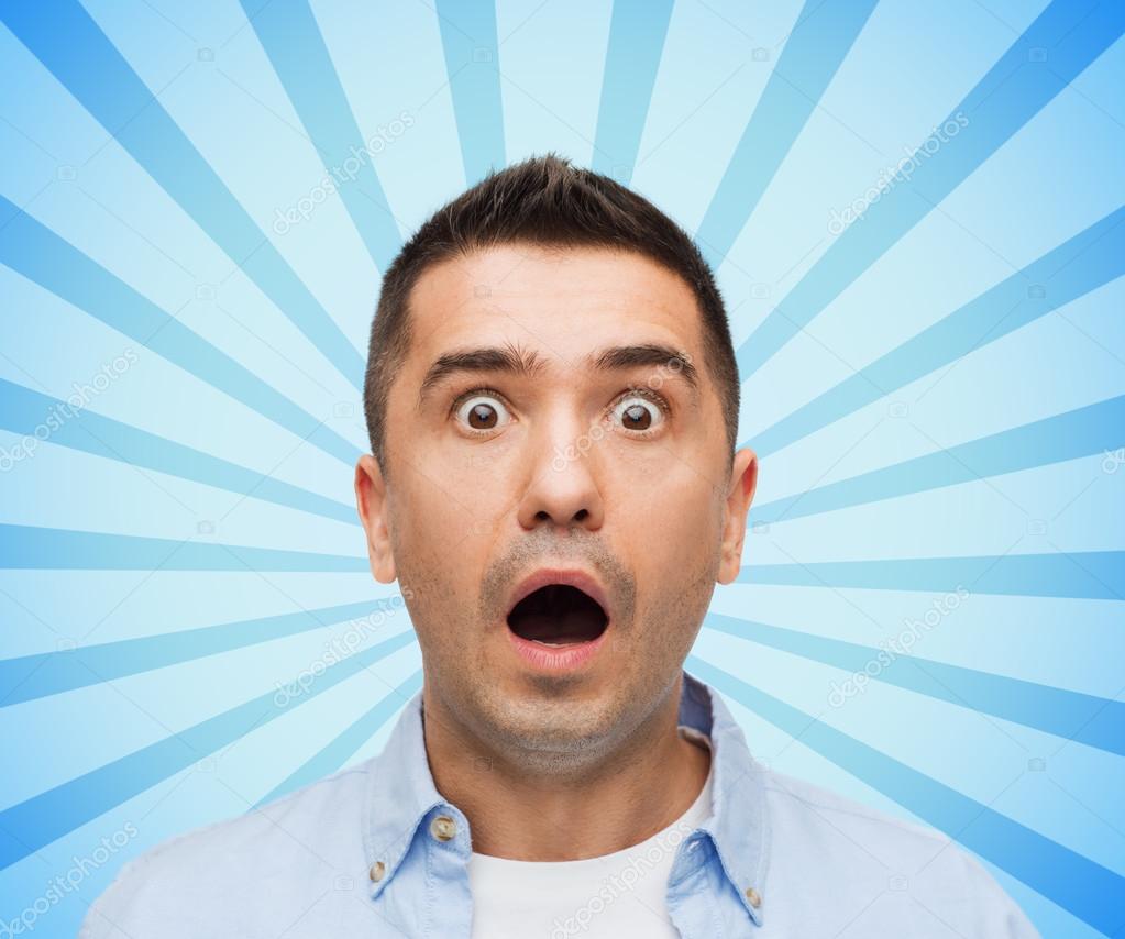 Homme effrayé criant — Photo de stock par ©Syda_Productions - 68382495, image size:1023x854