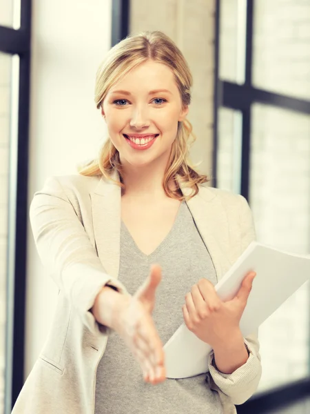 Mujer con la mano abierta lista para el apretón de manos — Foto de Stock