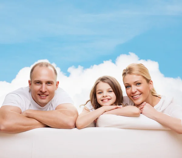 Familia feliz en casa —  Fotos de Stock