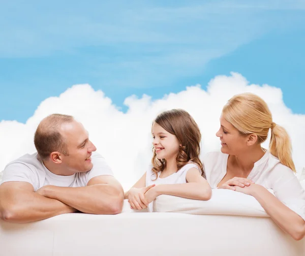 Familia feliz en casa — Foto de Stock