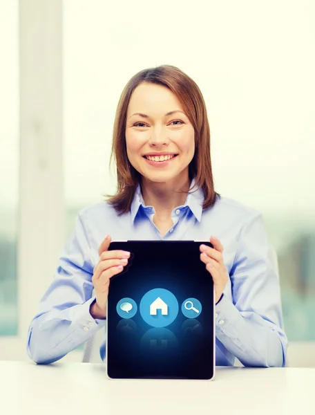 Smiling businesswoman with tablet pc computer — Stock fotografie