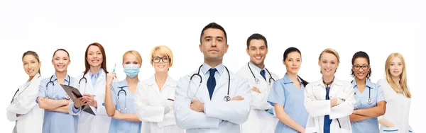 Groep van dokters met stethoscopen — Stockfoto