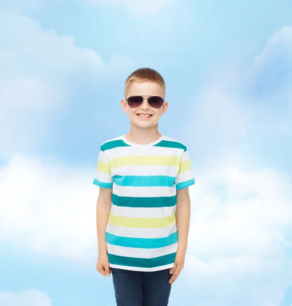 Smiling cute little boy in sunglasses — Stock Photo, Image